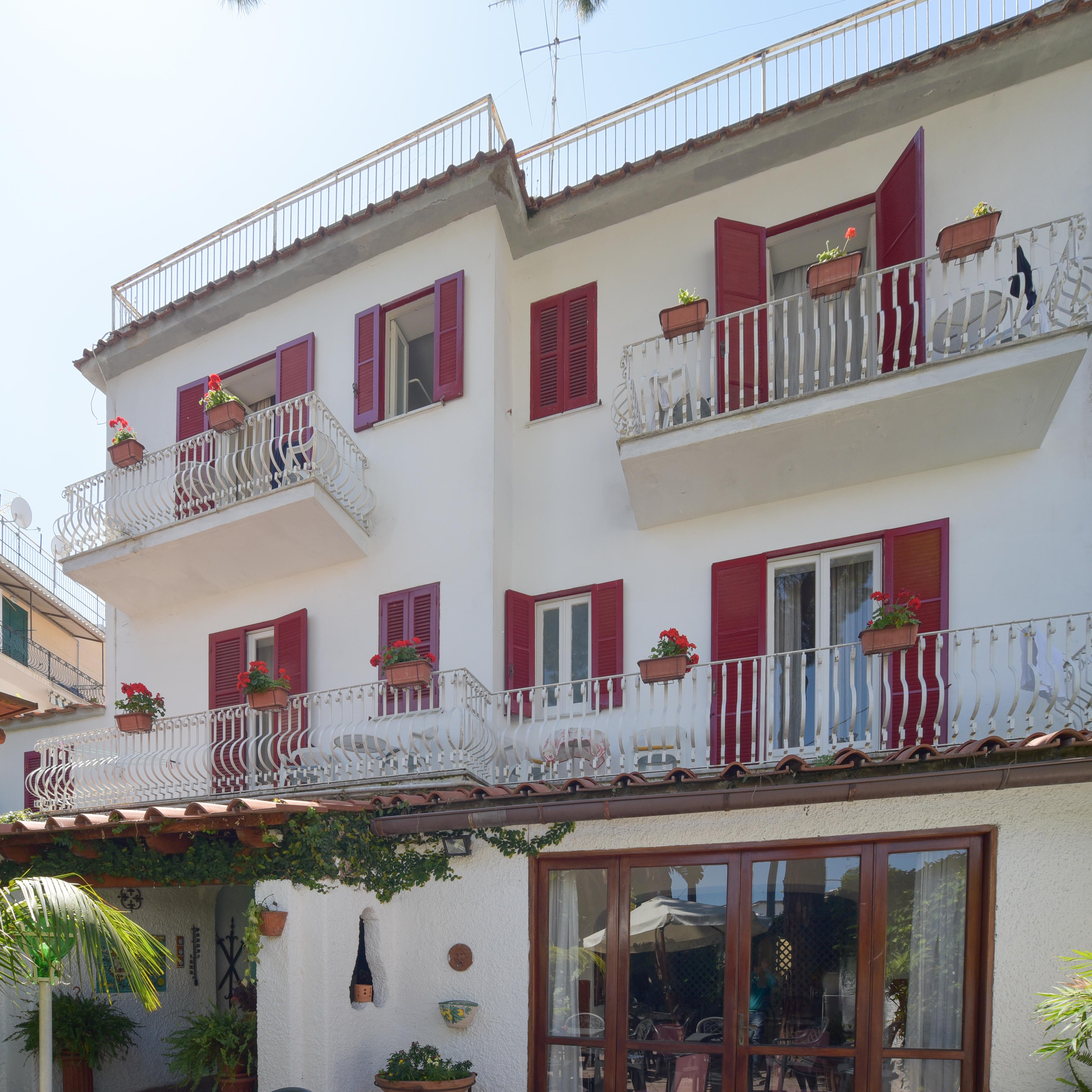 Charme Hotel La Villa Tina Ischia Bagian luar foto
