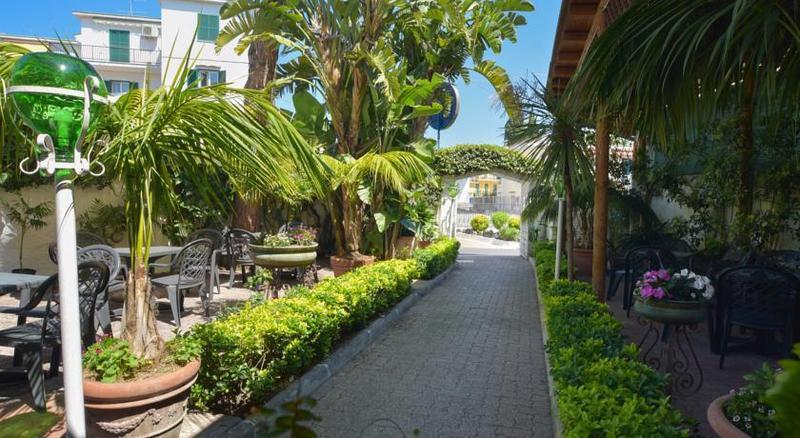 Charme Hotel La Villa Tina Ischia Bagian luar foto