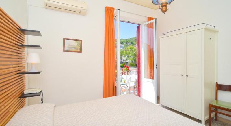 Charme Hotel La Villa Tina Ischia Bagian luar foto
