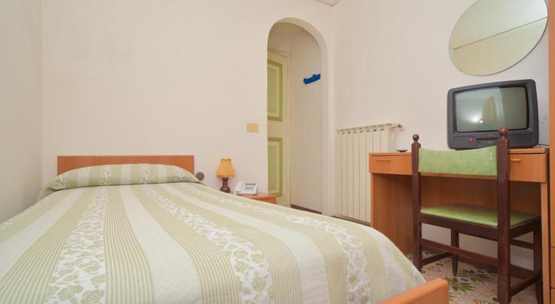 Charme Hotel La Villa Tina Ischia Bagian luar foto