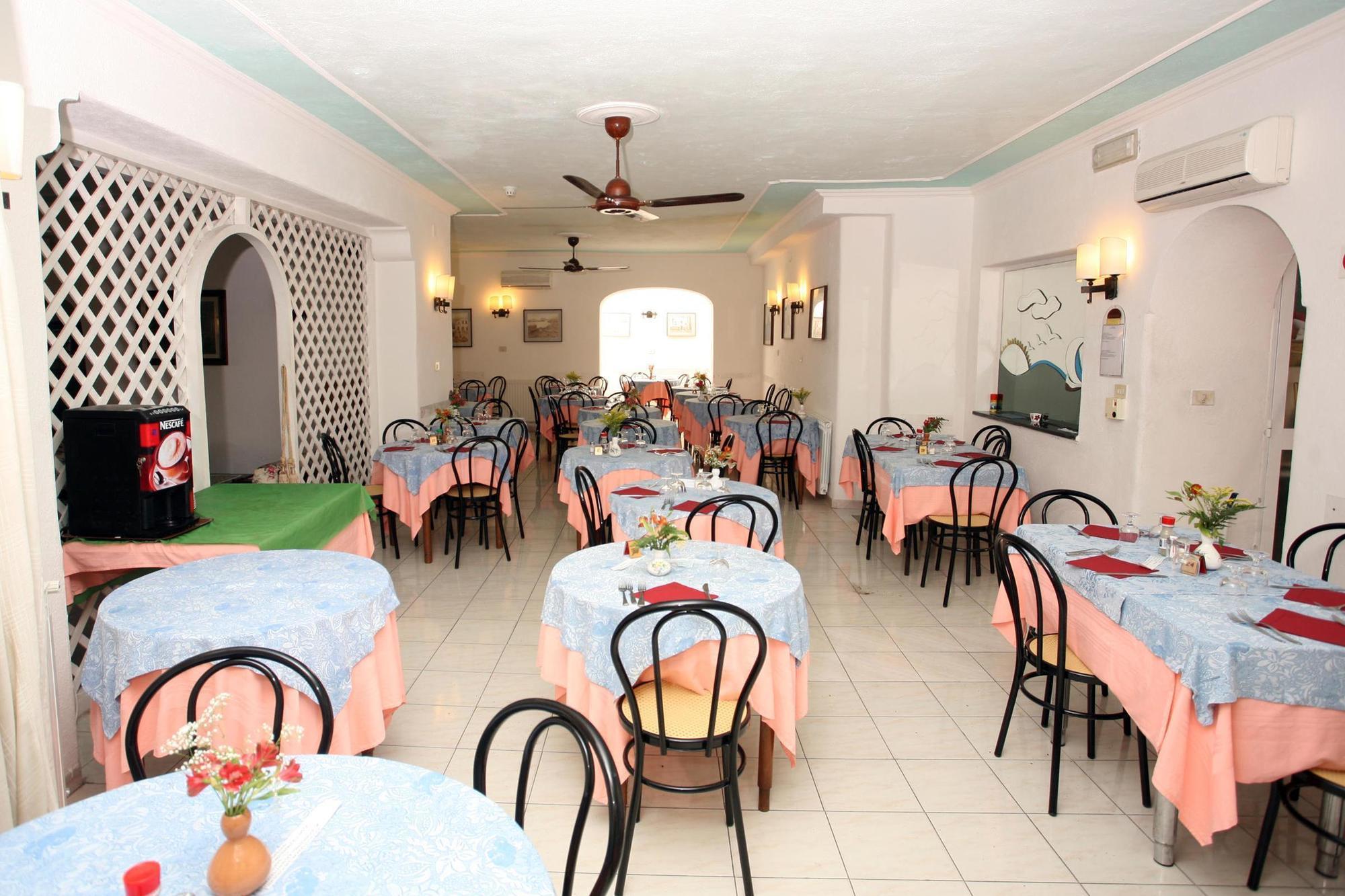 Charme Hotel La Villa Tina Ischia Bagian luar foto