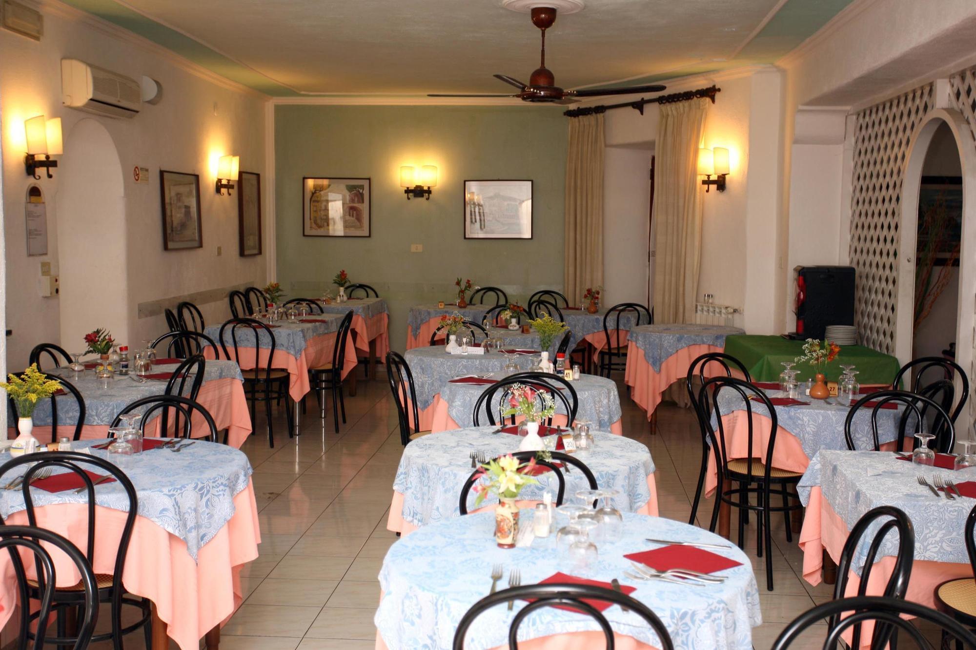 Charme Hotel La Villa Tina Ischia Bagian luar foto