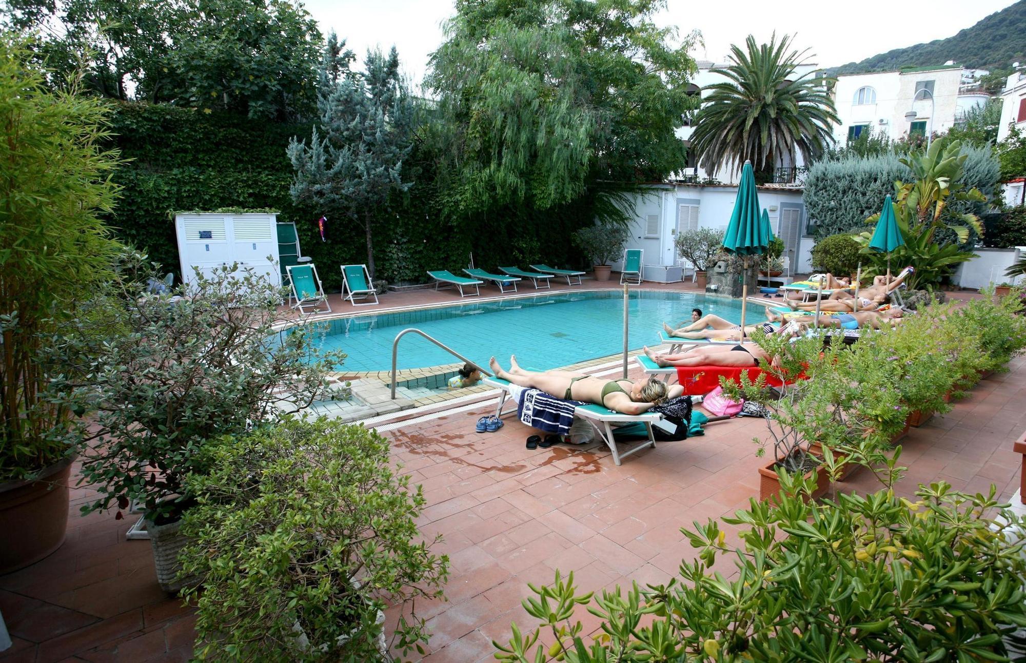 Charme Hotel La Villa Tina Ischia Bagian luar foto