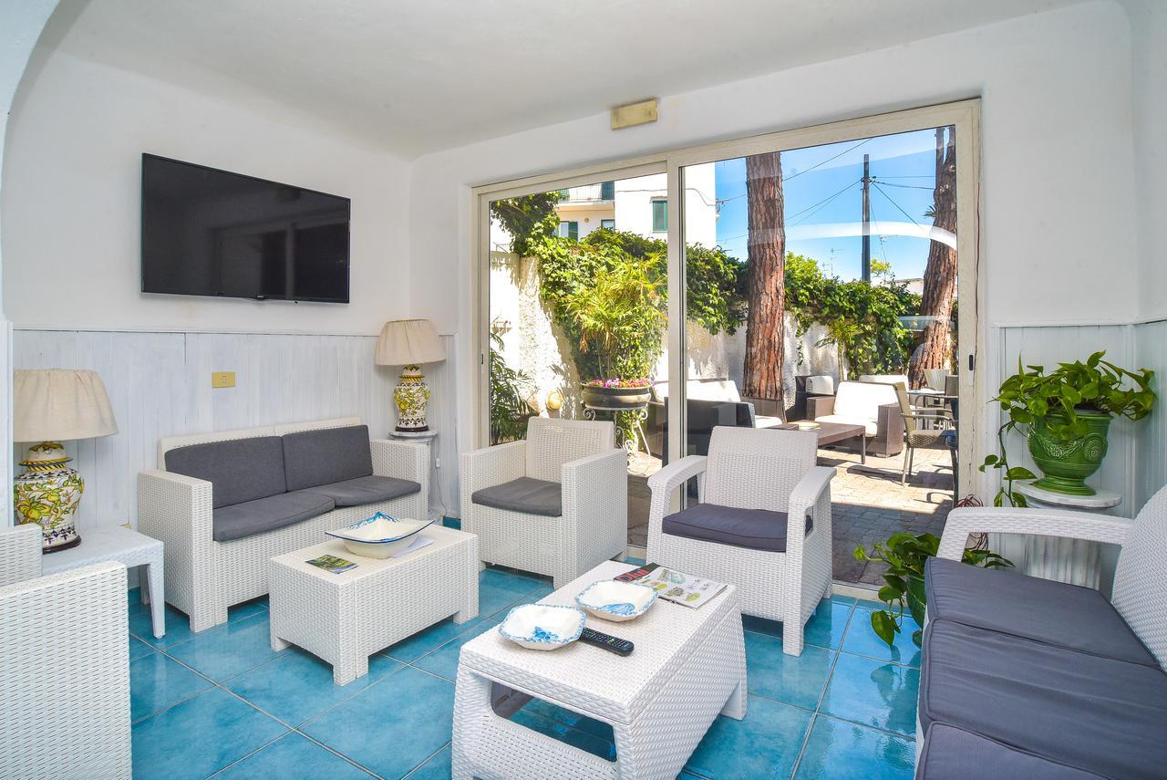 Charme Hotel La Villa Tina Ischia Bagian luar foto