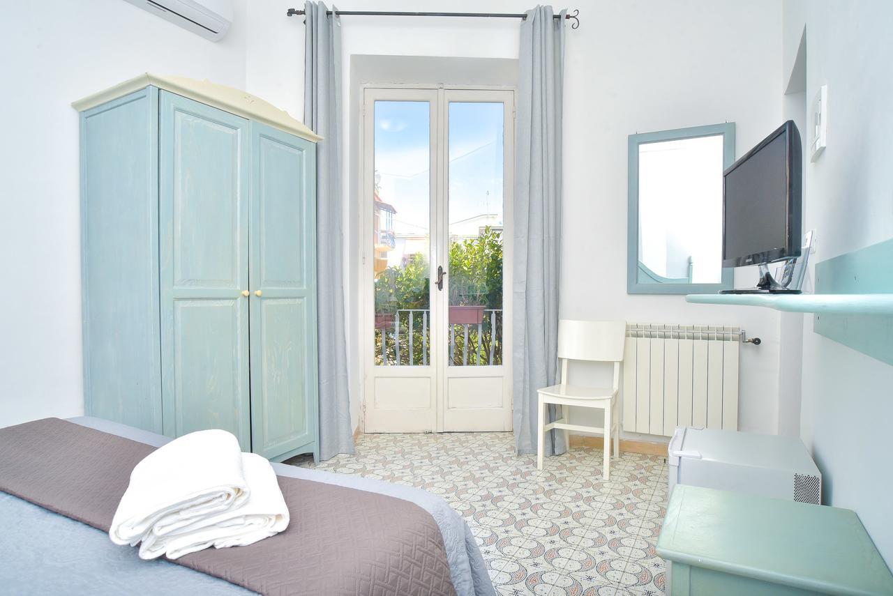 Charme Hotel La Villa Tina Ischia Bagian luar foto