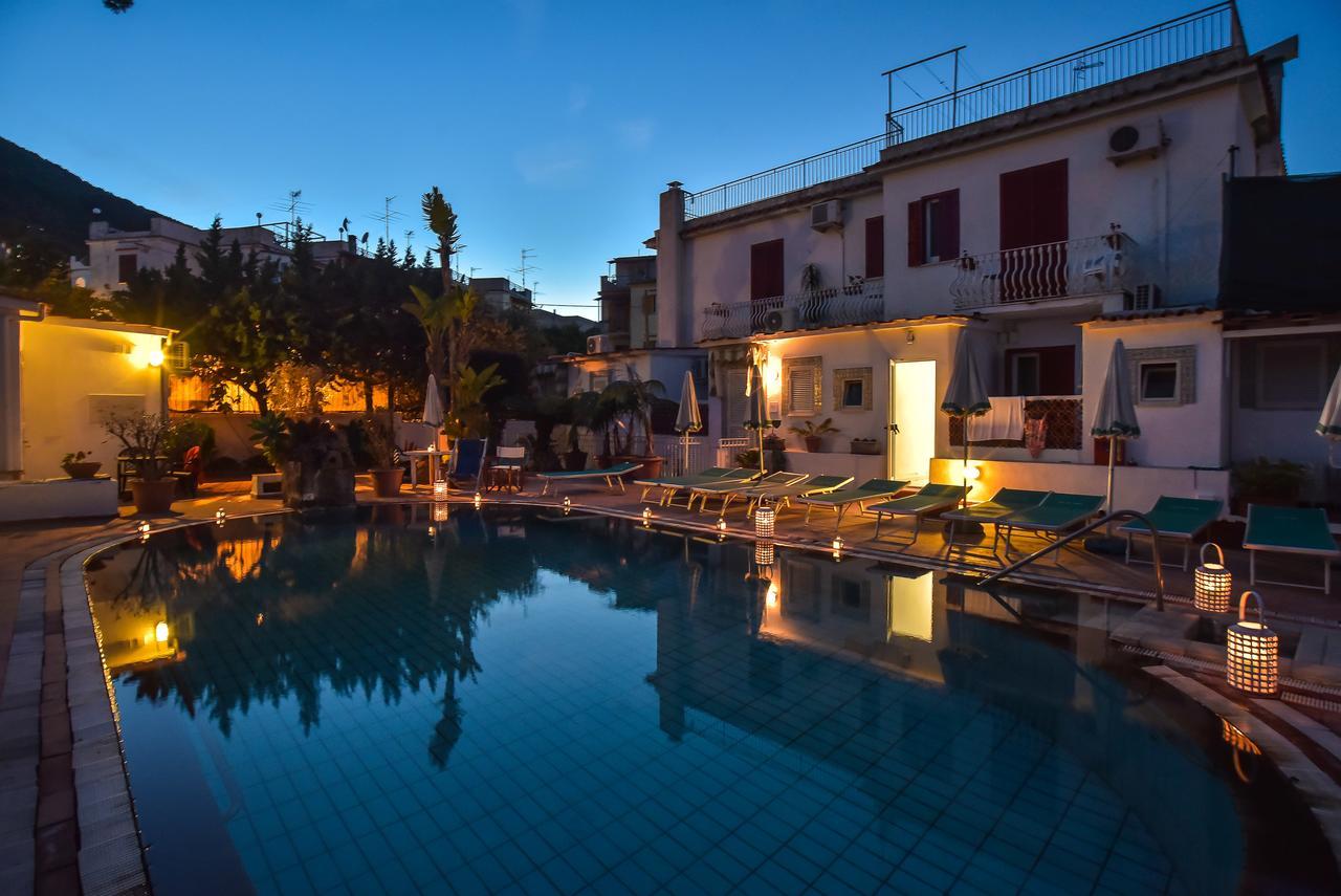 Charme Hotel La Villa Tina Ischia Bagian luar foto
